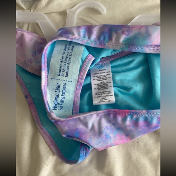 Swimsuit - Picture 2 of 6